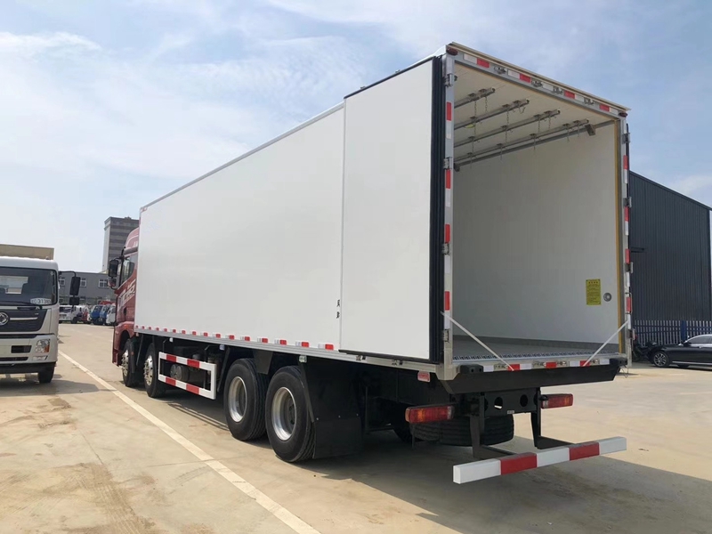 解放JH6 前四后八冷藏車