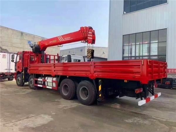 解放 前四后八隨車吊新品上市