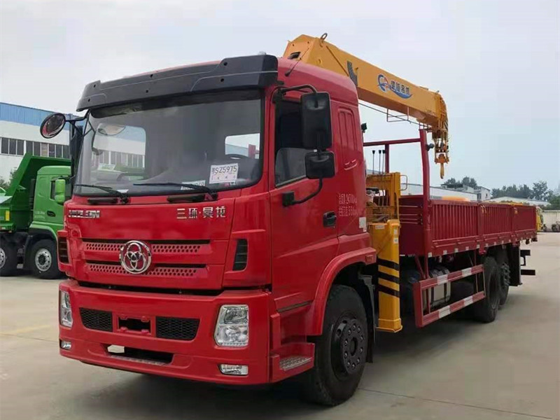 三環(huán)昊龍?zhí)嵘龢虺S12噸吊機(jī)