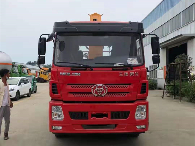 三環(huán)昊龍?zhí)嵘龢虺S12噸吊機(jī)