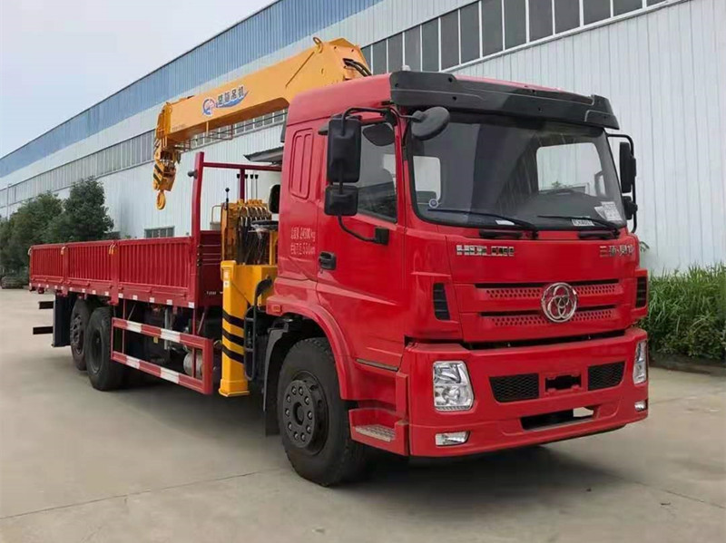 三環(huán)昊龍?zhí)嵘龢虺S12噸吊機(jī)