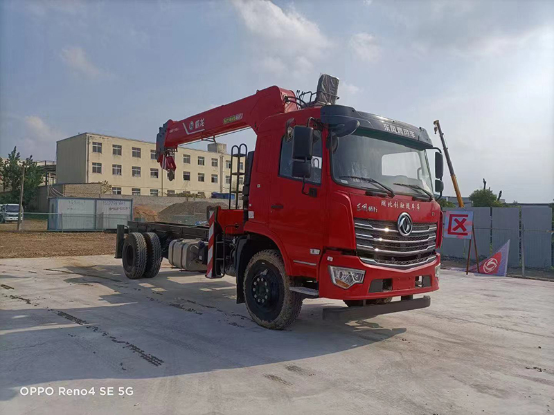 東風暢行D3單橋隨車吊