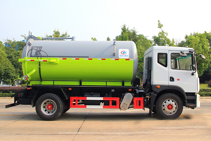 東風(fēng)D9 10-12方 吸污車